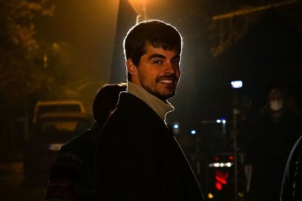 Berk Atan, &icirc;ndrăgitul actor din &ldquo;Poveste din Anatolia&rdquo;, victima unui grav accident rutier