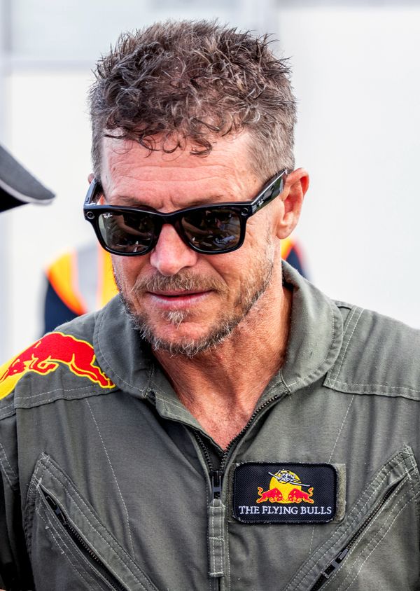 BREAKING NEWS! A murit iubitul Mihaelei Radulescu. Felix Baumgartner s-a prabusit cu parapanta in Italia