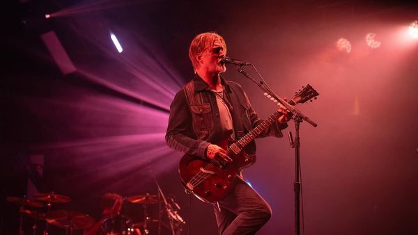 ELECTRIC CASTLE 2025. Line-up-ul pentru vineri, 18 iulie 2025 - Queens of the Stone Age va face show pe Mainstage. Celebra trupă rock ajunge &icirc;n sf&acirc;rșit la Cluj după ce și-a anulat concertul de anul trecut