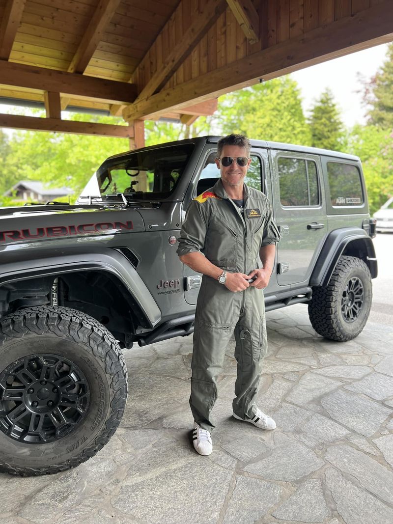 Felix Baumgartner, prima persoană care a depășit viteza sunetului în cădere liberă