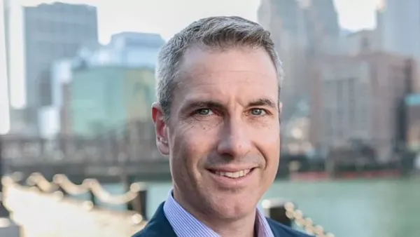 INCREDIBIL! Câți bani ar putea încasa soția lui Andy Byron în urma divorțului? Infidelitatea CEO-ului, descoperită la concertul trupei Coldplay, ar putea să o facă pe Megan Kerrigan milionară