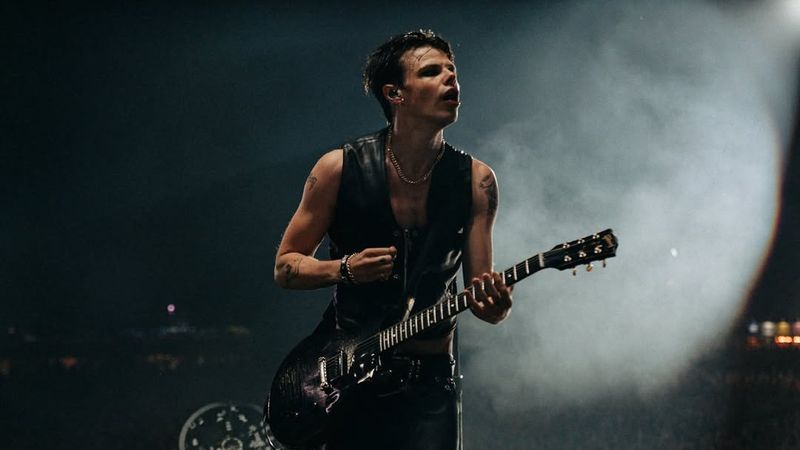 Cine este Andrei, clujeanul care a c&acirc;ntat cu YUNGBLUD la Electric Castle 2025? Nu i-a venit să creadă c&acirc;nd artistul britanic l-a invitat pe scenă: &bdquo;Aveam emoții imense&rdquo;