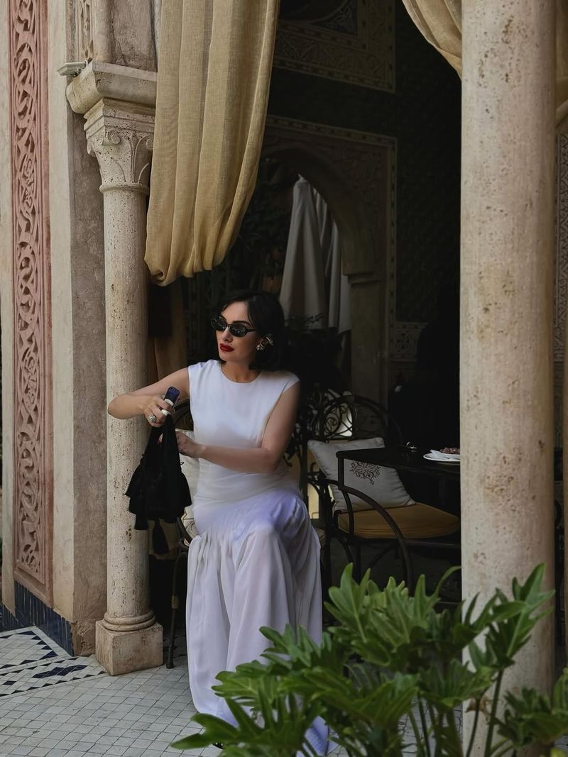 Prin ce trece acum Ana Morodan?