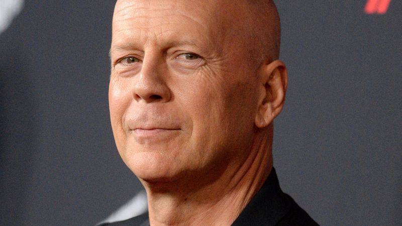 Vesti coplesitoare despre starea de sanatate a lui Bruce Willis! Actorul a devenit mut, nu mai poate citi şi are dificultăţi de deplasare