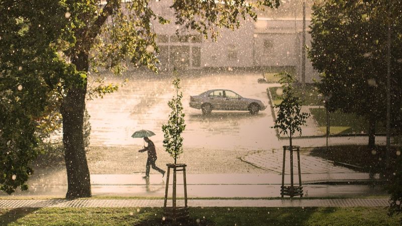 C&acirc;nd scăpăm de valul de caniculă. Meteorologii anunță o scădere bruscă a temperaturilor de săptăm&acirc;na viitoare. Cum va fi vremea &icirc;n august 2025?