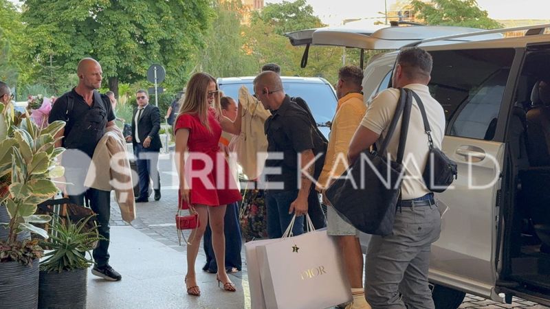 Jennifer Lopez a petrecut o noapte la un hotel de lux din centrul Capitalei 