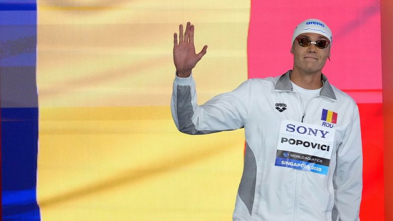 David Popovici, campion mondial la 200 m liber: "Mă bucur mai mult pentru această medalie dec&acirc;t pentru cea olimpică"