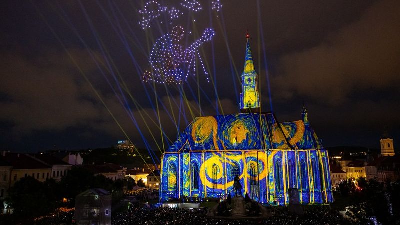 Cine sunt rom&acirc;nii din culisele celor mai spectaculoase show-uri de drone din Rom&acirc;nia?