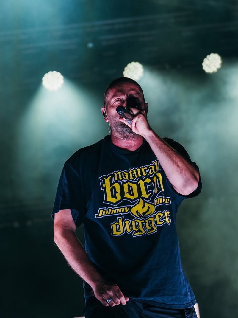 Cheloo a făcut scandal în curtea Catedralei Mântuirii Neamului