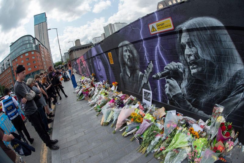 Vezi aici toate detaliile despre înmormântarea lui Ozzy Osbourne 