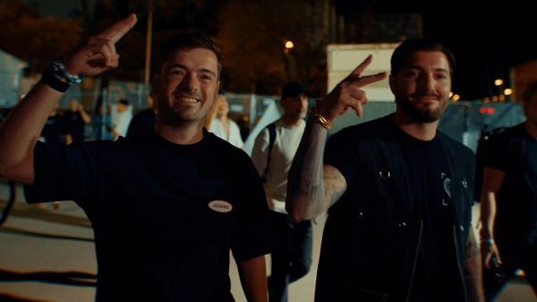 Single FRESH! Dă PLAY la piesa momentului. Martin Garrix, Alesso și Shaun Farrugia au lansat "Inside Our Hearts"