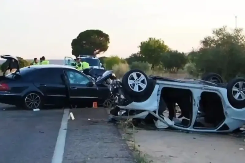 O familie de români din Spania şi-a pierdut toţi cei trei copii într-un accident de maşină