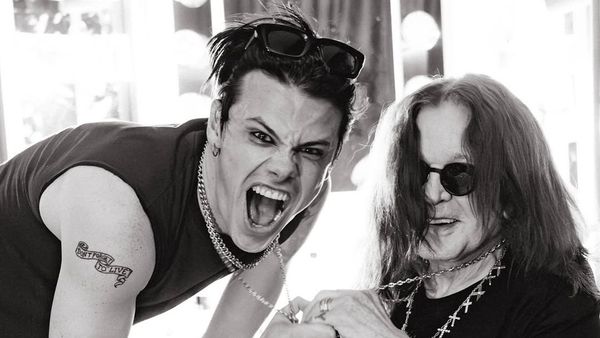 Yungblud dezvăluie ce cadou i-a lăsat Ozzy Osbourne înainte să moară! El a cântat alături de legenda heavy metalului la concertul de adio din Birmingham