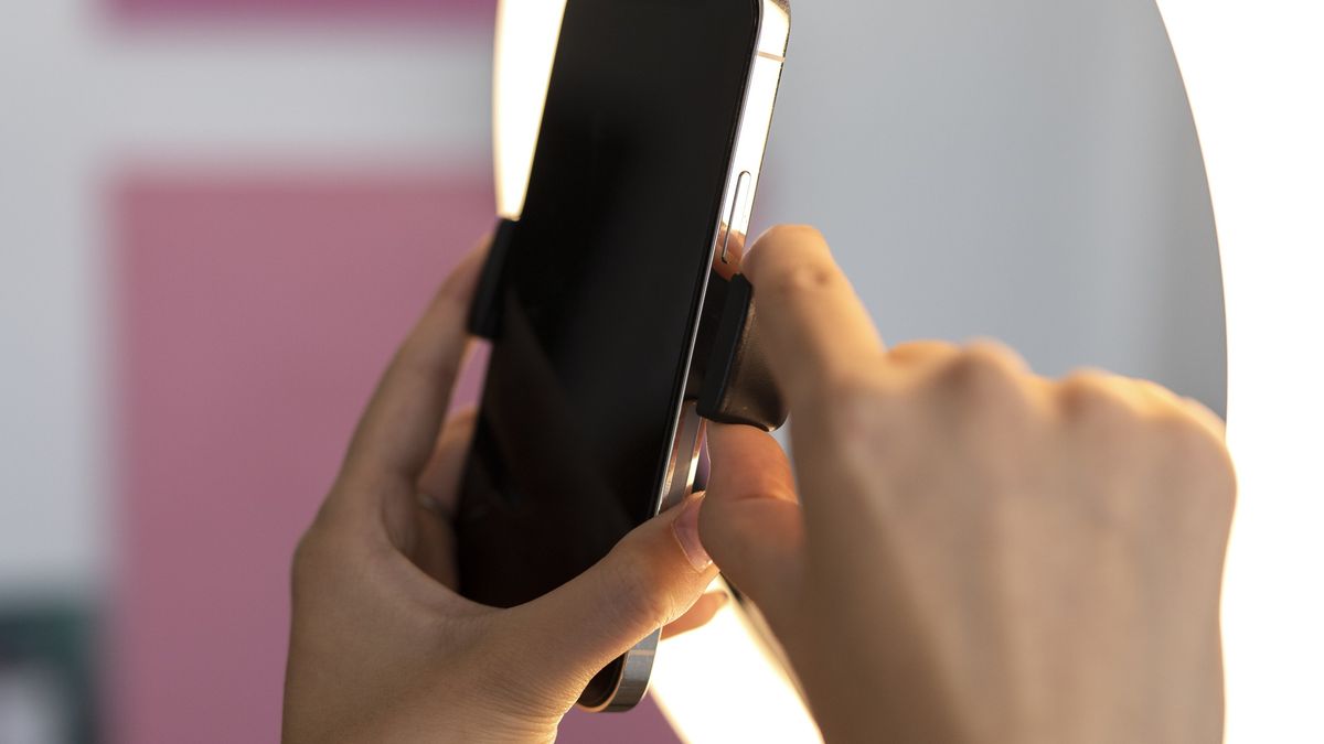 O celebră influencerită a fost ucisă într-o ceartă și găsită cu gâtul tăiat