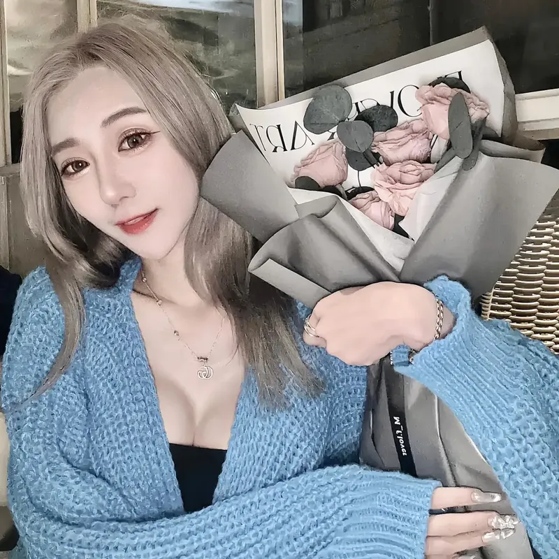 O celebră influencerită a fost ucisă într-o ceartă și găsită cu gâtul tăiat