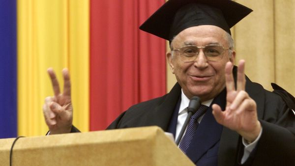 Noi detalii despre înmormântarea lui Ion Iliescu! Comitetul de Organizare a Funeraliilor de Stat s-a reunit, astăzi, în timp ce fostul președinte se află în stare gravă la spital