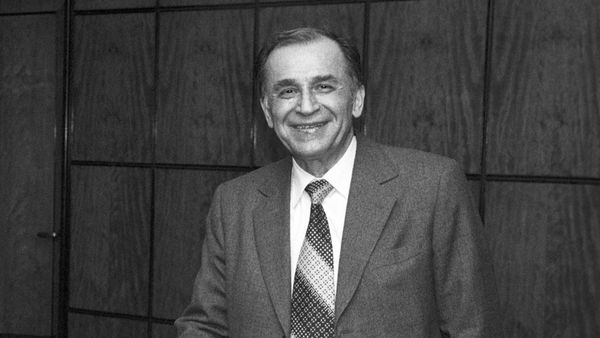 C&acirc;nd a murit, de fapt, Ion Iliescu? Mesajul postat de reprezentanții Spitalului "Prof. Dr. Agrippa Ionescu": &rdquo;Echipa medicală multidisciplinară a depus toate eforturile pentru a-i asigura &icirc;ngrijirea şi tratamentul necesare&rdquo;