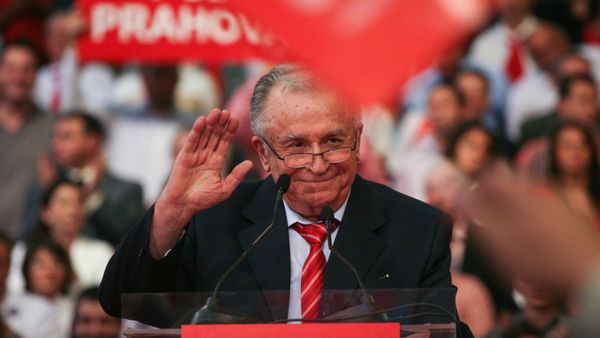 Joi, 7 august 2025, ZI DE DOLIU NAȚIONAL, în memoria fostului președinte Ion Iliescu! Funeraliile de stat încep, astăzi, când sicriul va fi transportat la Palatul Cotroceni