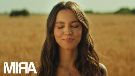 MIRA - Cu Talpile Goale