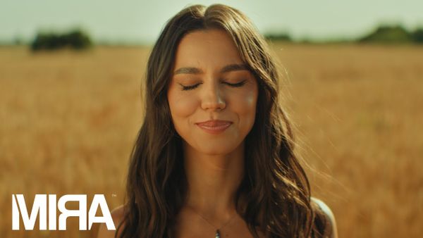 MIRA - Cu Talpile Goale