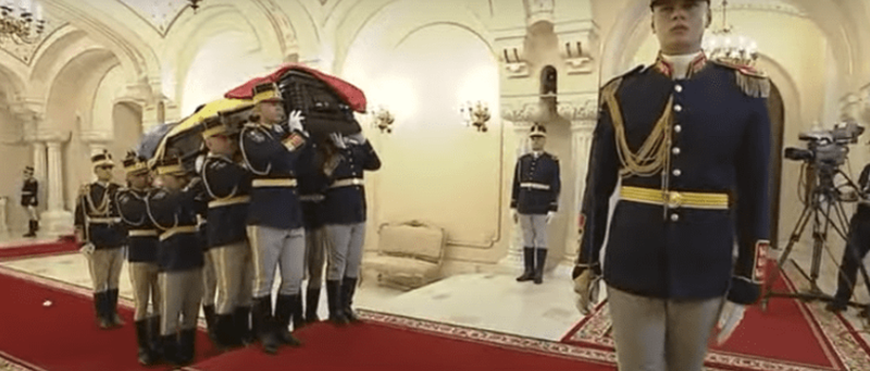 Primele imagini de la priveghiul lui Ion Iliescu