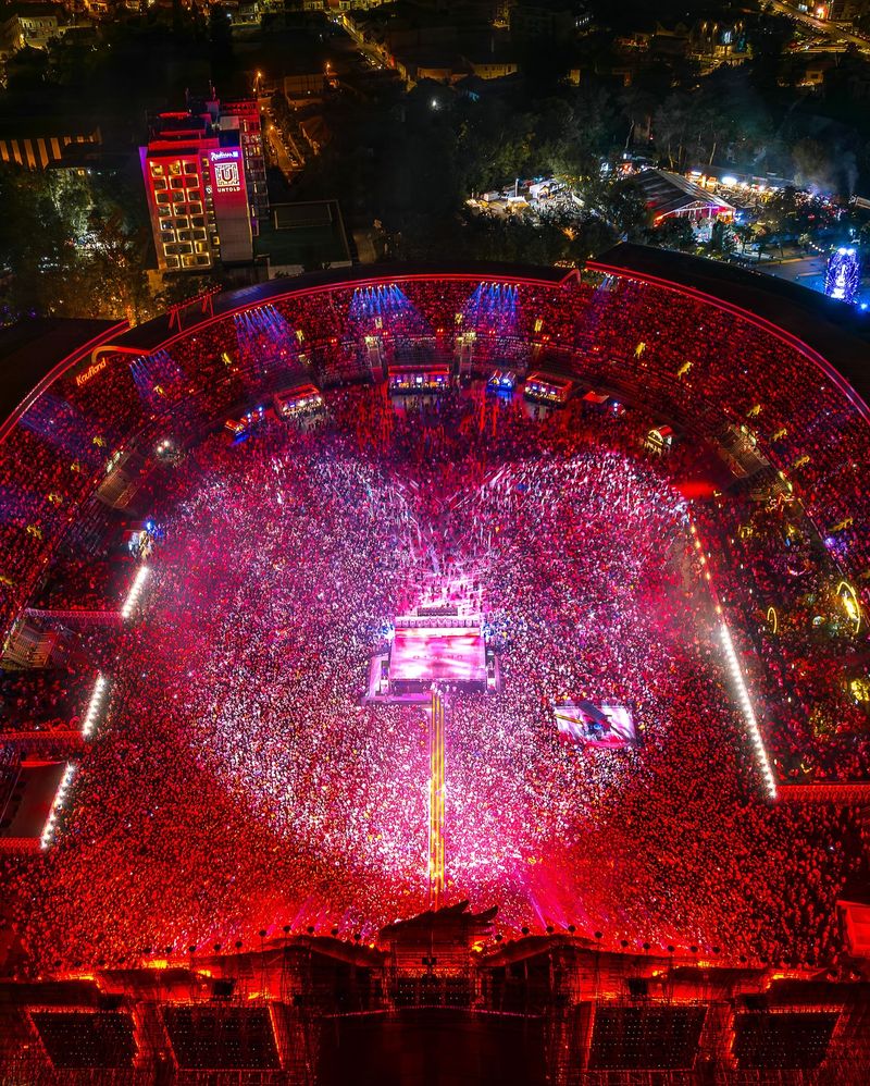 Ce trebuie să știi despre scena principală de la Untold X? 