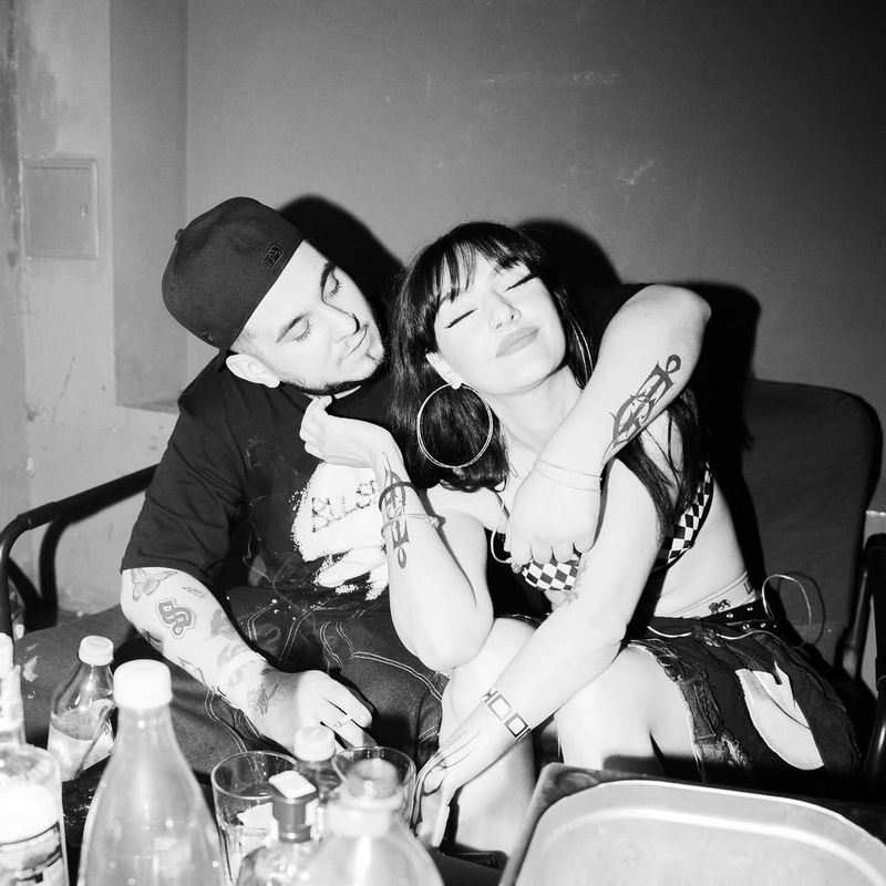 Giovanni a cerut-o în căsătorie pe iubita lui, artista Bruja 