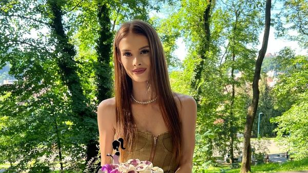 Teodora Marcu ar fi &icirc;mplinit 23 de ani! Urma să devină mamă pentru a doua oară, dar viața i-a fost curmată brusc de fostul iubit, care a &icirc;mpușcat-o mortal &icirc;n plină stradă. Ce mesaj au transmis apropiații: &bdquo;&Icirc;mi este așa dor de tine&rdquo;