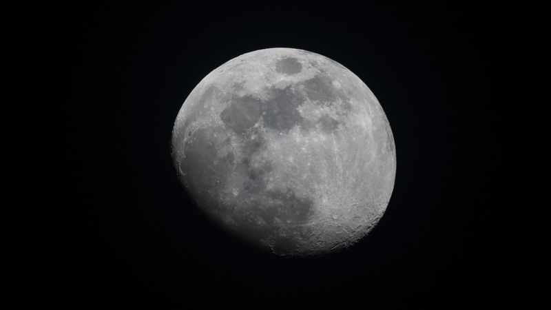 LUNA NEAGRĂ  va &icirc;ntuneca cerul &icirc;n weekend! Ce trebuie să știi despre fenomenul rar, cum se produce și care este semnificația acestuia?