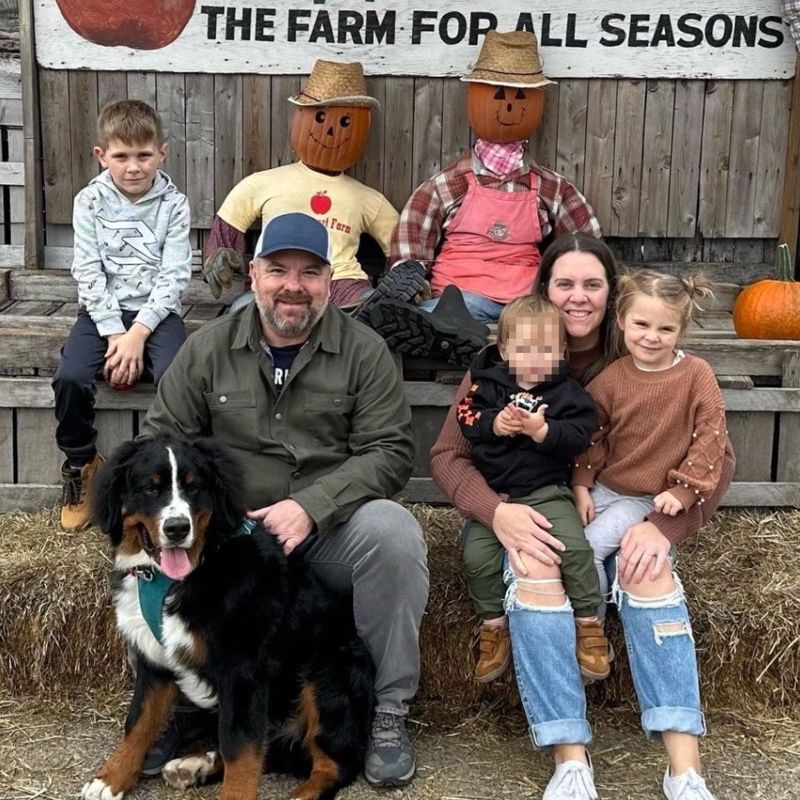 Emily Long impreuna cu toata familia