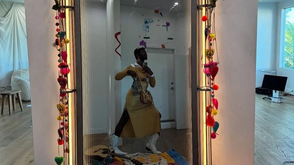 Rapperul Lil Nas X, inculpat după ce a fost prins plimbandu-se nud prin Los Angeles