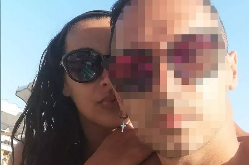 O femeie de 47 de ani a fost ucisă în propriul apartament 