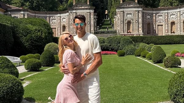 Andreea Bălan a dat nas &icirc;n nas cu Amal și George Clooney la una dintre cele mai exclusiviste locații din Como