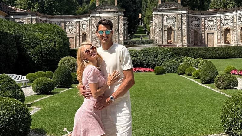 Andreea Bălan a dat nas &icirc;n nas cu Amal și George Clooney la una dintre cele mai exclusiviste locații din Como