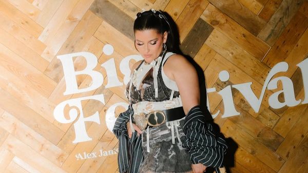 Nelly Furtado, replică genială pentru body-shamers: &bdquo;Mai bine ca niciodata!&rdquo; Apariția spectaculoasă a artistei pe scena