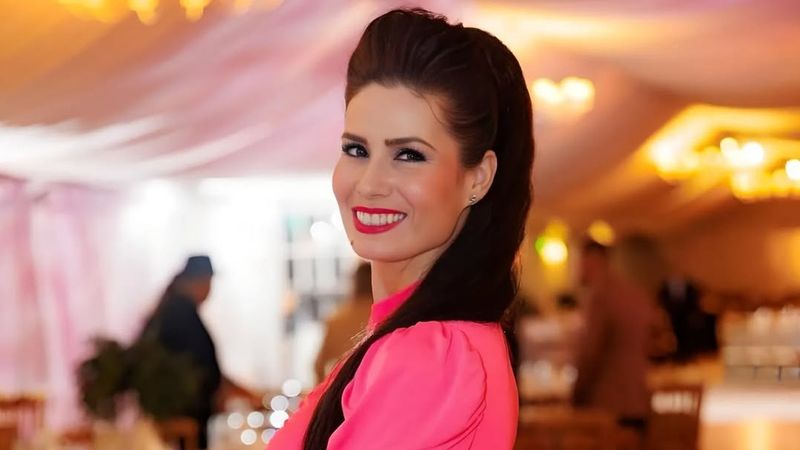Solistă de muzică populară, hărțuită de un medic psihiatru: &bdquo;Domnule doctor, las aici un mesaj pentru dumneavoastră &icirc;n care să vă spun at&acirc;t că sunt dezgustată"