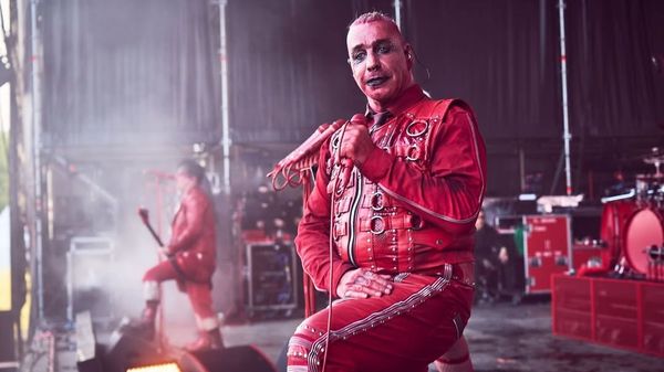 Reacția Spitalului de Psihiatrie, după ce pe TikTok au apărut imagini cu Till Lindemann, solistul formației Rammstein, pe holuri