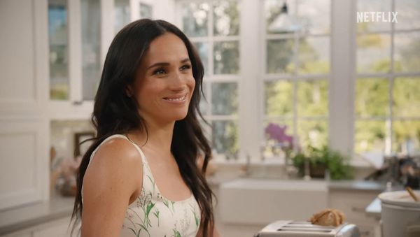Meghan Markle nu se potoleste! O noua ironie la adresa Casei Regale: "&bdquo;Trebuia să port mereu dresuri nude&hellip; era ridicol!&rdquo;