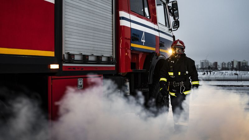 ARDE un celebru restaurant din centrul Capitalei! Acesta a mai fost afectat de un incendiu la finalul anului trecut. ISU Bucureşti - Ilfov: &bdquo;Sunt angrenate &icirc;n intervenţie 8 autospeciale de stingere&rdquo;