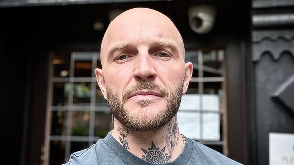 Gestul făcut de Cheloo atunci când a găsit numărul Liviei Eftimie în telefonul lui Cătălin Bordea! Artistul l-a ajutat pe celebrul comediant să rupă orice legătură cu fosta soție