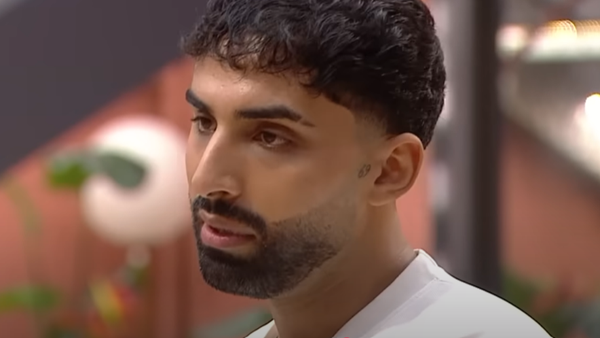 DEZVĂLUIRE ȘOC! Ahmed a recunoscut totul despre fosta iubită. N-ai să crezi ce a spus! Prezentatoarea emisiunii a rămas mută de uimire: "Cum?". Concurentul din Casa Iubirii a spus ceva ce nu trebuia să se audă niciodată în emisie: "Acesta este motivul"