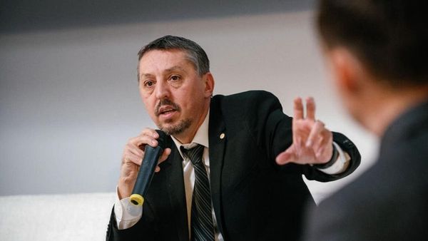 Ce risca profesorii care refuza sa intre la ore si stau in cancelarie. Declarațiile Ministrului Educației: &bdquo;C&acirc;nd vor avea copiii acolo, n-au cum să nu se ocupe de ei&rdquo;
