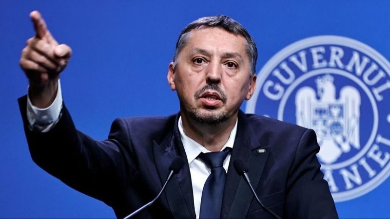 Ministrul Educației, despre elevii care folosesc inteligența artificială pentru a-și face temele: &bdquo;Nu poţi să-i spui chiar furt pentru că inteligenţa artificială &icirc;ncă n-a fost definită ca un agent cu drepturi şi obligaţii&rdquo;