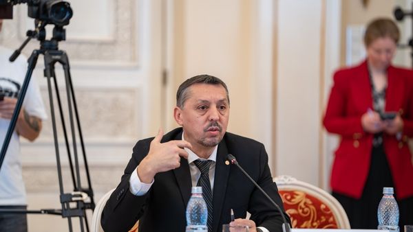 Ministrul Educației, despre măsurile care au creat haos &icirc;n &icirc;nvățăm&acirc;nt: &bdquo;Fără ele nu aveam salariile şi bursele acoperite p&acirc;nă la sf&acirc;rşitul anului&rdquo;. Ce a declarat Daniel David cu o zi &icirc;nainte să &icirc;nceapă școala?