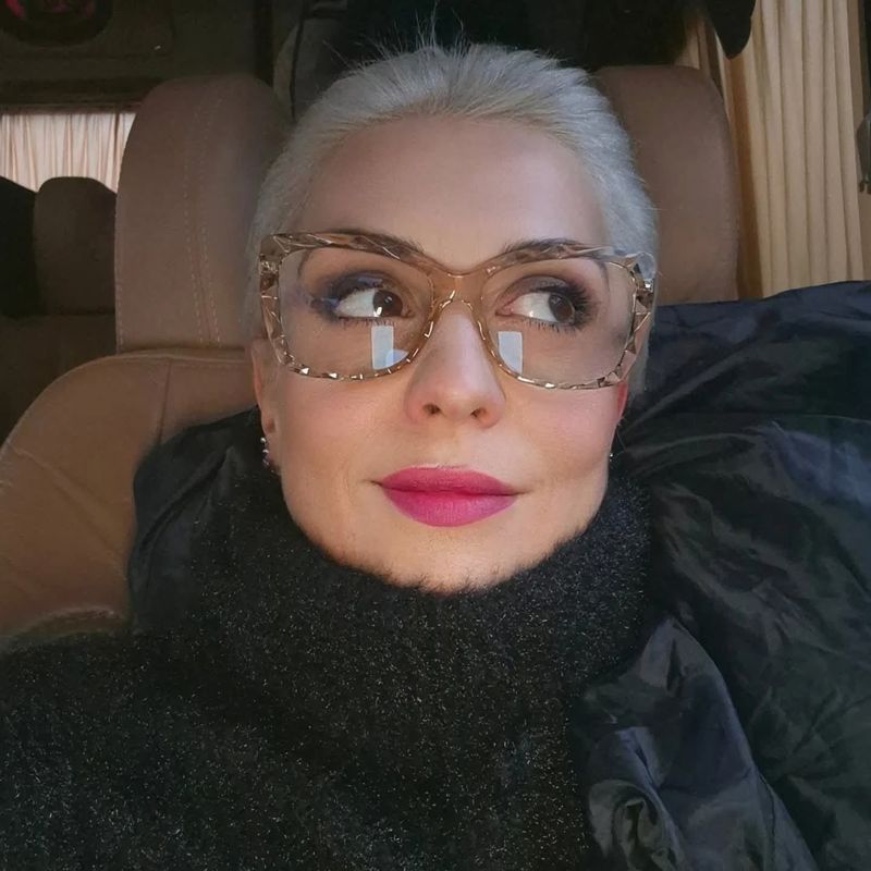 Monica Anghel, operată la ambii ochi 