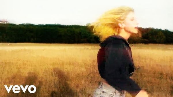 VIDEOCLIP: Hayley Williams - Parachute