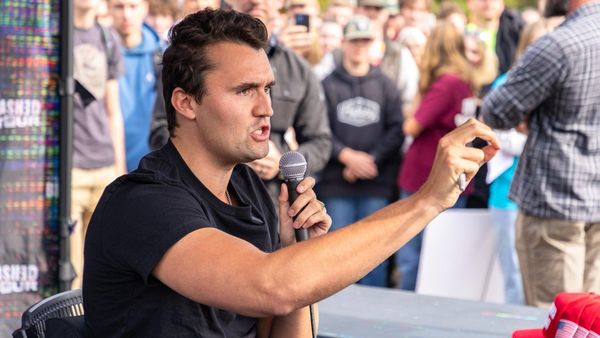 A căzut secerat de glonț, dar a mai rostit câteva cuvinte. Fraza rostită de activistul conservator american înainte să moară a șocat martorii. Toți au AMUȚIT când l-au auzit