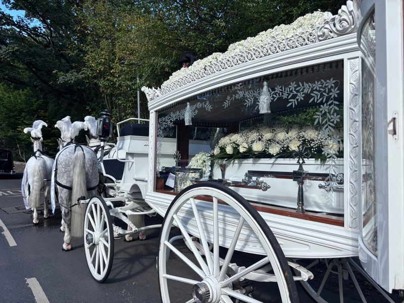 Imagini de la înmormântarea lui Abigail 