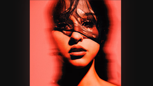 Gata de PLAY? Noua piesă lansată de Holy Molly este aici și sună diferit. "Camera mea" este NEXT LEVEL