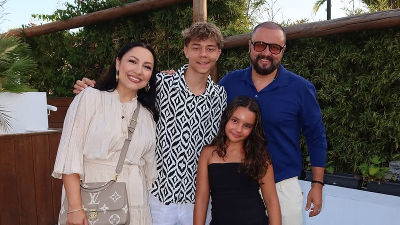 C&acirc;t investesc Andra și sotul ei &icirc;n educația copiilor? Eva si David studiază la una dintre cele mai prestigioase instituții de &icirc;nvățăm&acirc;nt din Capitală